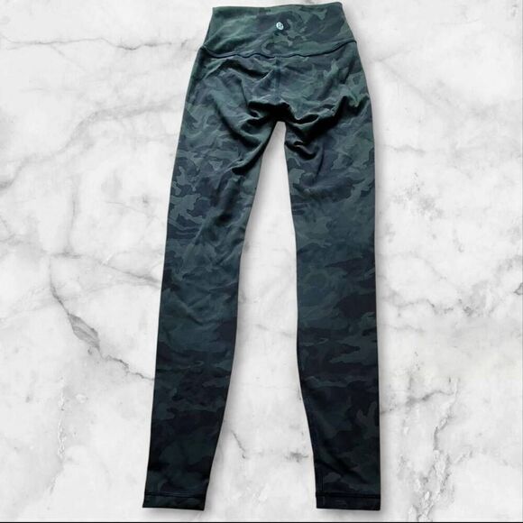 Lululemon Size 2 Camo Wunder Under HR 28" - Picture 2 of 2